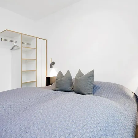 Amazing In Lembruch-dmmer See With 2 Bedrooms, Wifi And Indoor Swimming Pool Lägenhet *